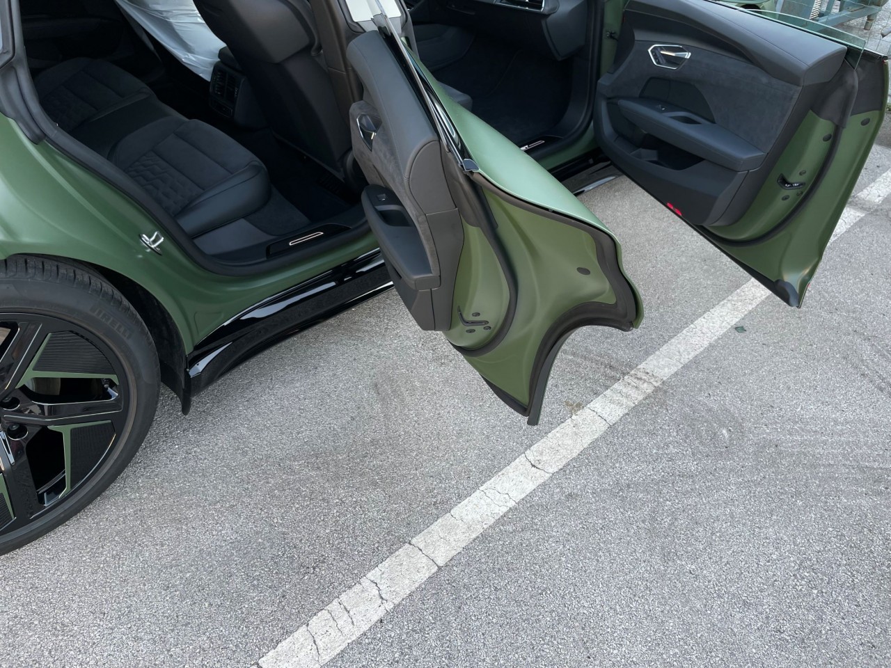 Folierung-Wrapping-Foliranje Audi E-tron GT KPL in Platinum Grün matt