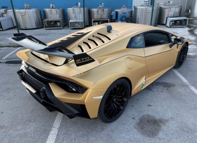Folierung lamborghini huracan sto kpl in gold x matt by bb folien folierungen foliranje lamborghini huracan sto kpl v zlato x mat by bb folien folierungen1