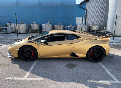 Folierung lamborghini huracan sto kpl in gold x matt by bb folien folierungen foliranje lamborghini huracan sto kpl v zlato x mat by bb folien folierungen7