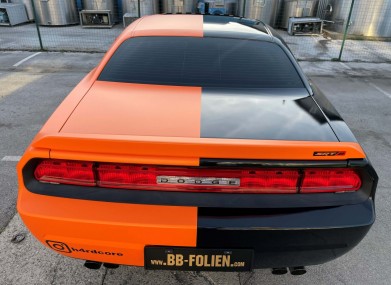 Folierung dodge challenger srt kpl in orange toxic matt schwarz x metallic by bb folien folierungen foliranje dodge challenger srt kpl v oranzno toxik mat crno x metalik by bb folien folierungen5