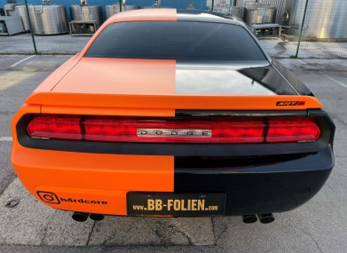 Folierung dodge challenger srt kpl in orange toxic matt schwarz x metallic by bb folien folierungen foliranje dodge challenger srt kpl v oranzno toxik mat crno x metalik by bb folien folierungen14
