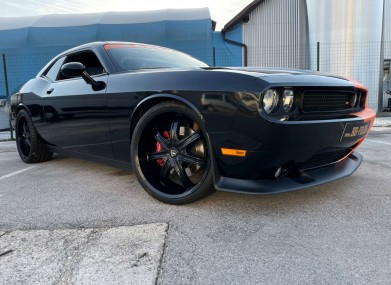 Folierung dodge challenger srt kpl in orange toxic matt schwarz x metallic by bb folien folierungen foliranje dodge challenger srt kpl v oranzno toxik mat crno x metalik by bb folien folierungen134