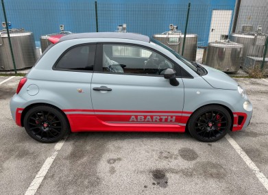 Folierung fiat abarth competizione kpl in satin grau matt design rot glanzed by bb folien folierungen foliranje fiat abarth competizione kpl v satin sivo matt dizajn rdeca sijaj by bb folien folierungen1