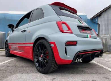 Folierung fiat abarth competizione kpl in satin grau matt design rot glanzed by bb folien folierungen foliranje fiat abarth competizione kpl v satin sivo matt dizajn rdeca sijaj by bb folien folierungen12
