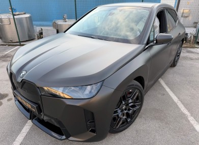 Folierung bmw ix kpl in diamond black matt x by bb folien folierungen foliranje bmw ix kpl v diamant crno xmat by bb folien folierungen5